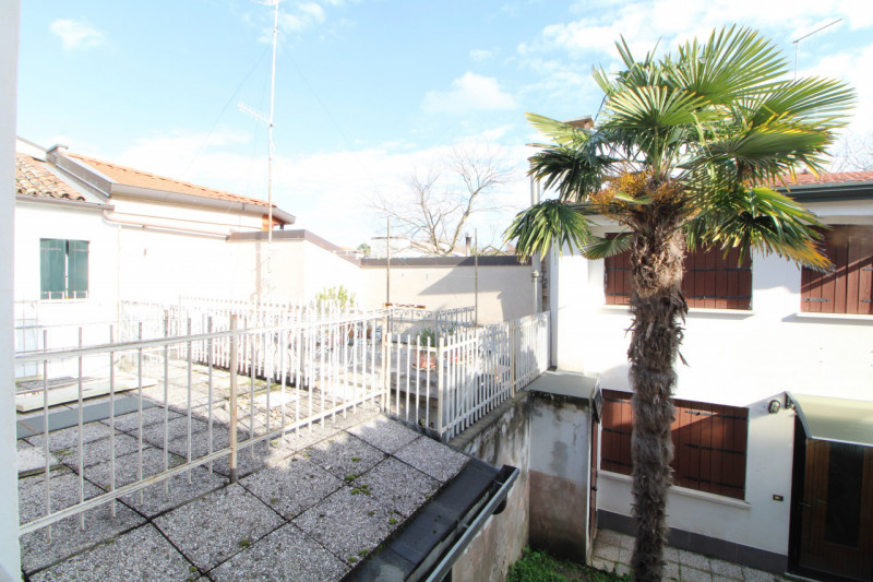 MONSELICE: nel centro storico di Monselice, proponiamo in vendita una graziosa casa semindipenden...