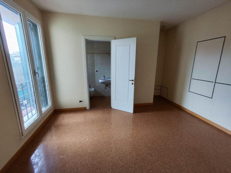 RESIDENZA DI PRESTIGIO – CASA SINGOLA CON GIARDINO PRIVATO

ZONA SAN CARLO / ARCELLA

In una dell...