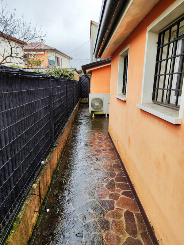 RESIDENZA DI PRESTIGIO – CASA SINGOLA CON GIARDINO PRIVATO

ZONA SAN CARLO / ARCELLA

In una dell...