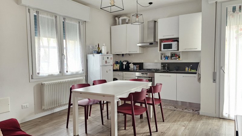 In via Pietro Selvatico, nel cuore dell' Arcella, nella zona Sant'Antonino, proponiamo in vendita...