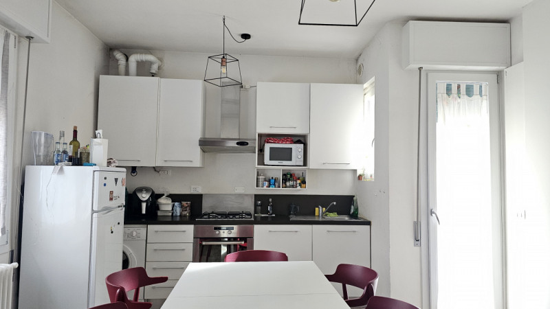 In via Pietro Selvatico, nel cuore dell' Arcella, nella zona Sant'Antonino, proponiamo in vendita...