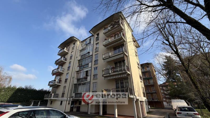 VIA MONTE SABOTINO: zona centro Sport Palladio Tricamere al terzo piano servito da ascensore, ing...