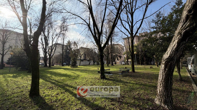 VIA MONTE SABOTINO: zona centro Sport Palladio Tricamere al terzo piano servito da ascensore, ing...