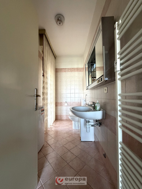 VIA MONTE SABOTINO: zona centro Sport Palladio Tricamere al terzo piano servito da ascensore, ing...