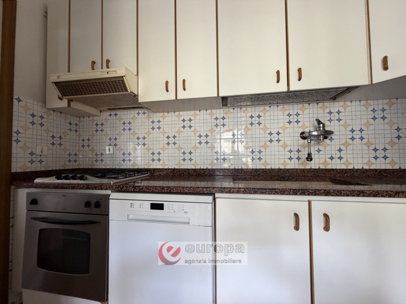 VIA MONTE SABOTINO: zona centro Sport Palladio Tricamere al terzo piano servito da ascensore, ing...