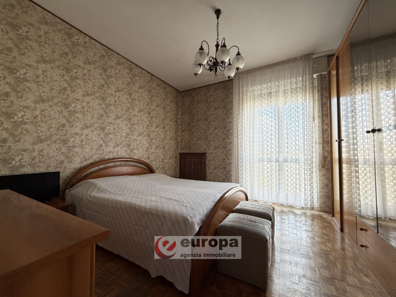 VIA MONTE SABOTINO: zona centro Sport Palladio Tricamere al terzo piano servito da ascensore, ing...