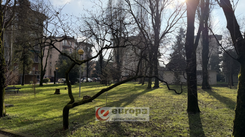 VIA MONTE SABOTINO: zona centro Sport Palladio Tricamere al terzo piano servito da ascensore, ing...
