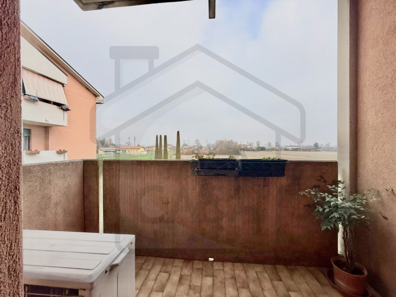 ABANO TERME - Situato nel verdeggiante quartiere Monterosso, questo luminoso appartamento quadril...