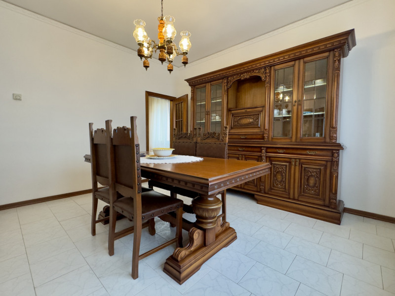 In una zona residenziale tranquilla, abitata e ben collegata, tra Montegrotto e Torreglia, propon...