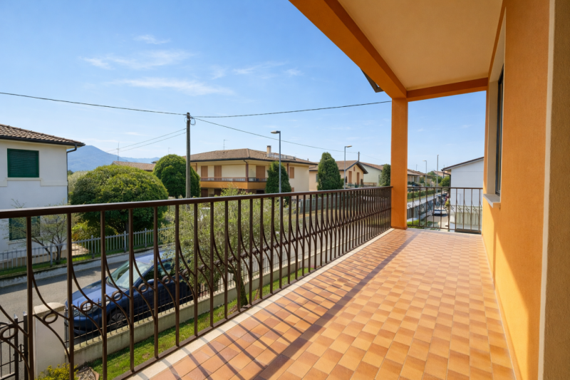 In una zona residenziale tranquilla, abitata e ben collegata, tra Montegrotto e Torreglia, propon...