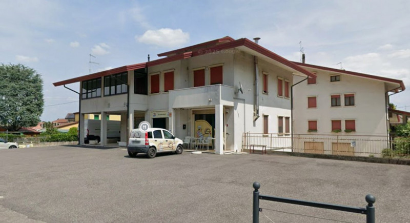 SOSSANO: Proponiamo in vendita un interessante negozio di circa 106 mq, situato nel pieno centro ...