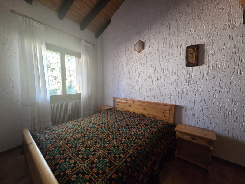 ENEGO -  Centro Paese  Proponiamo appartamento posto al primo piano (ultimo) di una palazzina ins...