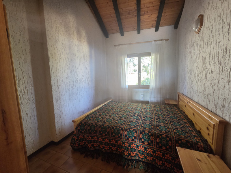 ENEGO -  Centro Paese  Proponiamo appartamento posto al primo piano (ultimo) di una palazzina ins...