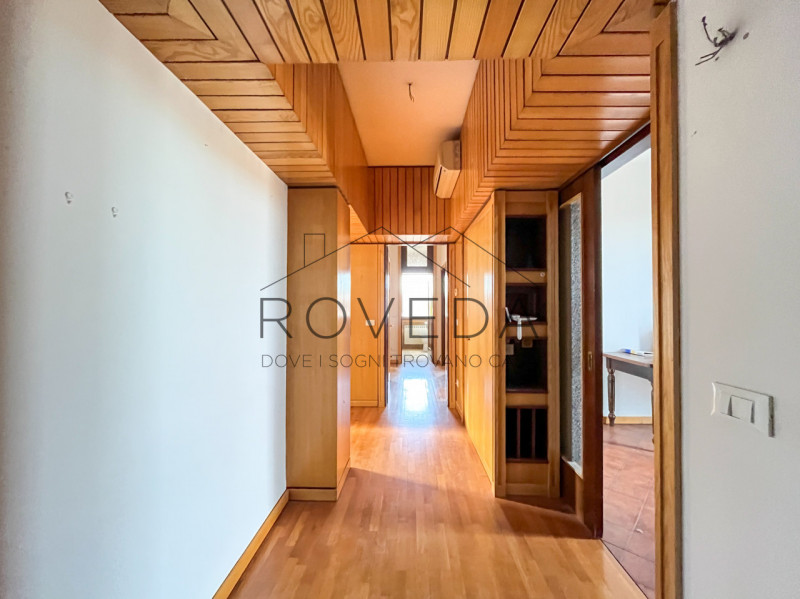 TREVISO - CENTRO STORICO

RIFERIMENTO: TV35

L'agenzia Roveda Immobiliare ha il piacere di presen...