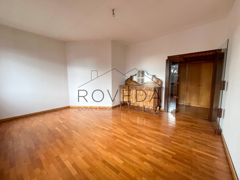 TREVISO - CENTRO STORICO

RIFERIMENTO: TV35

L'agenzia Roveda Immobiliare ha il piacere di presen...