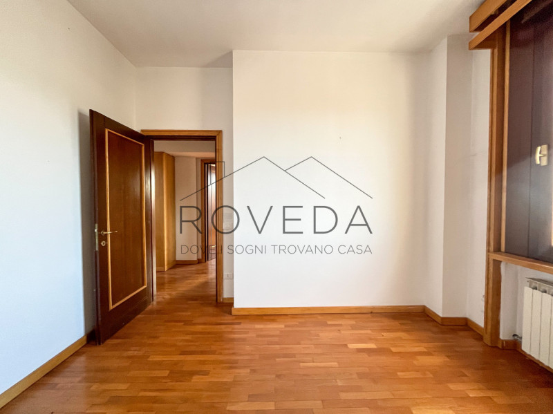 TREVISO - CENTRO STORICO

RIFERIMENTO: TV35

L'agenzia Roveda Immobiliare ha il piacere di presen...