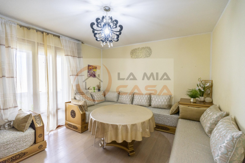 In zona centrale a Piove di Sacco, proponiamo in vendita un elegante appartamento quadrilocale di...