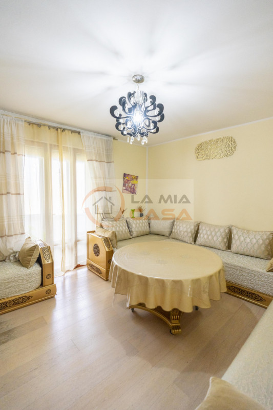 In zona centrale a Piove di Sacco, proponiamo in vendita un elegante appartamento quadrilocale di...