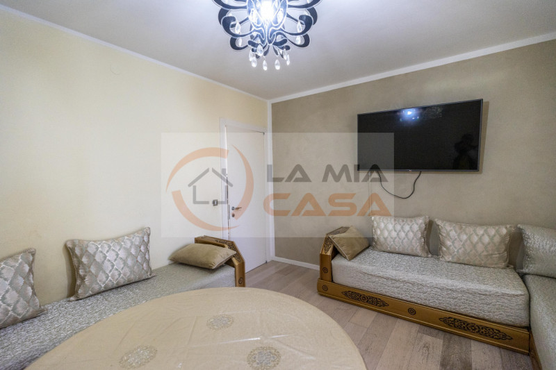 In zona centrale a Piove di Sacco, proponiamo in vendita un elegante appartamento quadrilocale di...