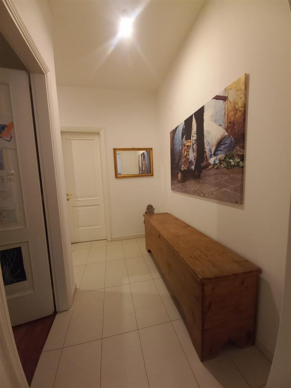 VICENZA, INTERNO CORSO SAN FELICE: AMPIO BICAMERE (MQ 125) CON TERRAZZA ABITABILE E DUE POSTI AUT...