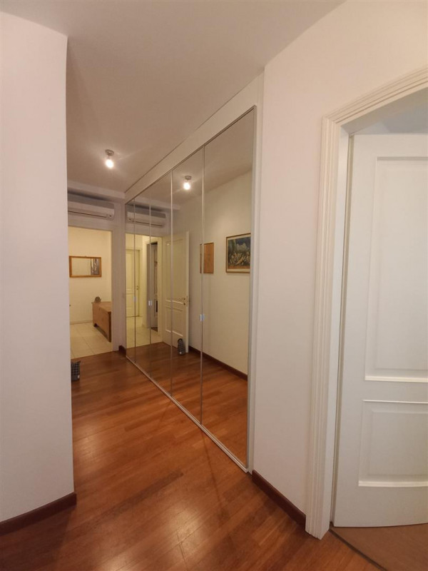 VICENZA, INTERNO CORSO SAN FELICE: AMPIO BICAMERE (MQ 125) CON TERRAZZA ABITABILE E DUE POSTI AUT...