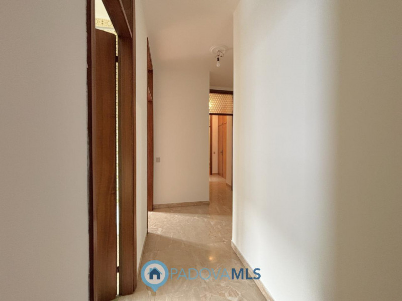 Immobile in esclusiva al Gruppo Padova MLS
In bella posizione residenziale, proponiamo appartamen...