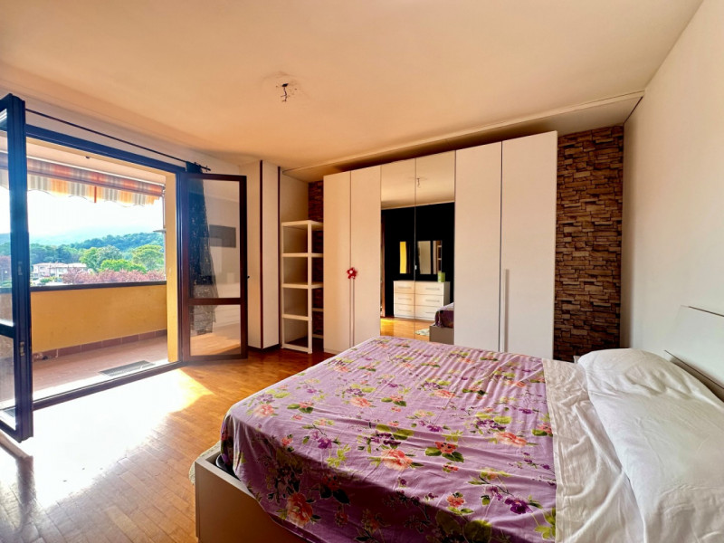 A Bresseo di Teolo, con vista aperta sulla Piazza Mercato e sui Colli Euganei, proponiamo in vend...