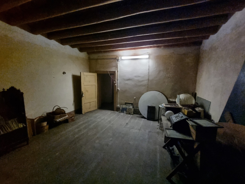 Noventa Vicentina (VI) Via Umberto Masotto, a 2 passi a piedi dal centro del paese proponiamo in ...