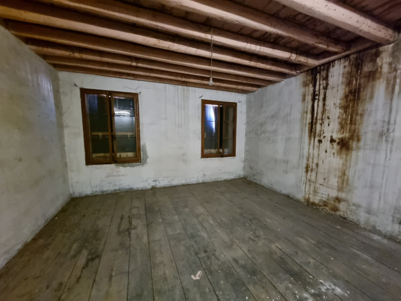 Noventa Vicentina (VI) Via Umberto Masotto, a 2 passi a piedi dal centro del paese proponiamo in ...