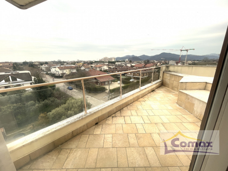 Abano Terme zona centralissima, Attico di 350 Mq. con bellissima terrazza panoramica di c.a. 150 ...