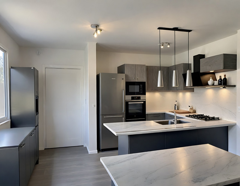 (Per INFO Fabrizio 333 7743912) In zona Ghirada, a poco meno di 2 km dal centro storico, in un co...