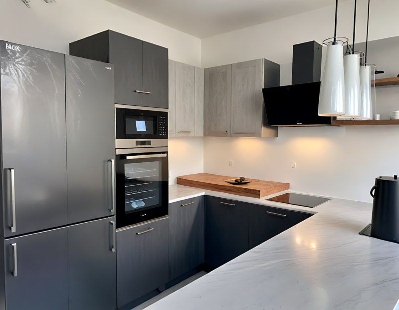 (Per INFO Fabrizio 333 7743912) In zona Ghirada, a poco meno di 2 km dal centro storico, in un co...