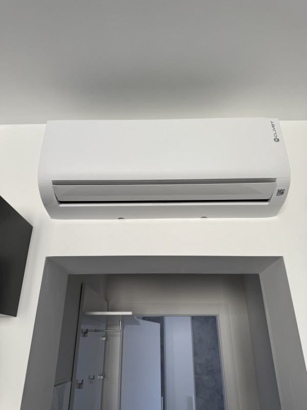 (Per INFO Fabrizio 333 7743912) In zona Ghirada, a poco meno di 2 km dal centro storico, in un co...