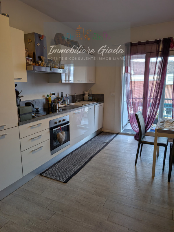 In zona centrale e servita di Vittorio Veneto, proponiamo in vendita appartamento al quarto piano...