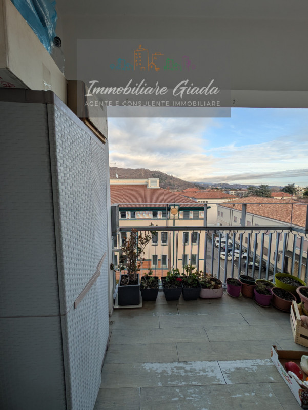 In zona centrale e servita di Vittorio Veneto, proponiamo in vendita appartamento al quarto piano...