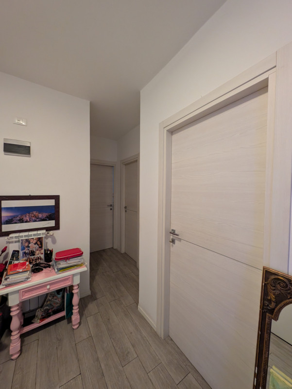 In zona centrale e servita di Vittorio Veneto, proponiamo in vendita appartamento al quarto piano...