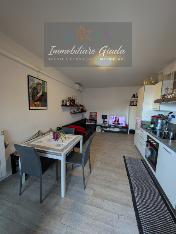 In zona centrale e servita di Vittorio Veneto, proponiamo in vendita appartamento al quarto piano...