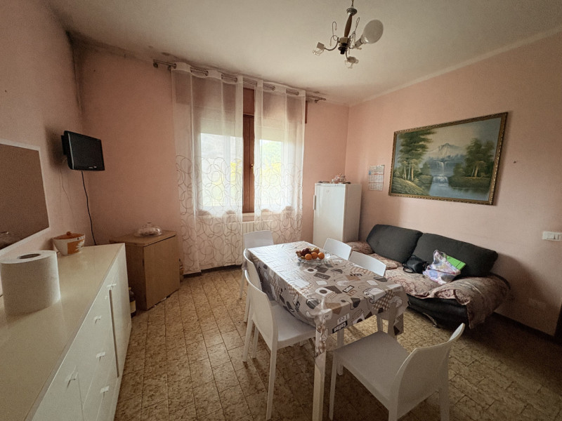 Immersa nella tranquilla campagna attorno a Noventa Vicentina, proponiamo abitazione singola di c...