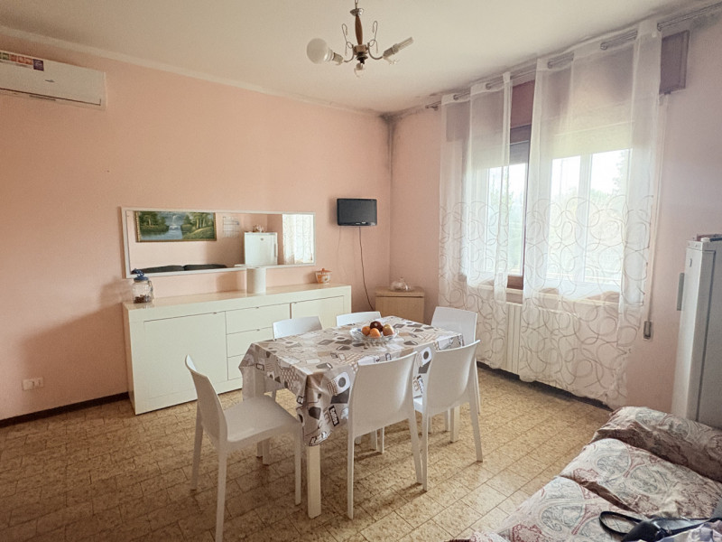 Immersa nella tranquilla campagna attorno a Noventa Vicentina, proponiamo abitazione singola di c...