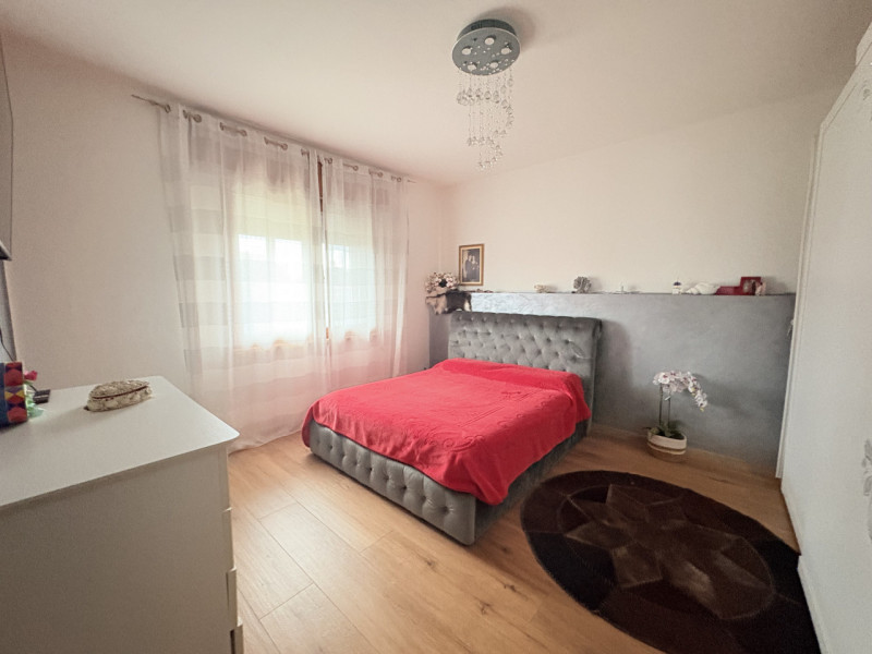 Immersa nella tranquilla campagna attorno a Noventa Vicentina, proponiamo abitazione singola di c...