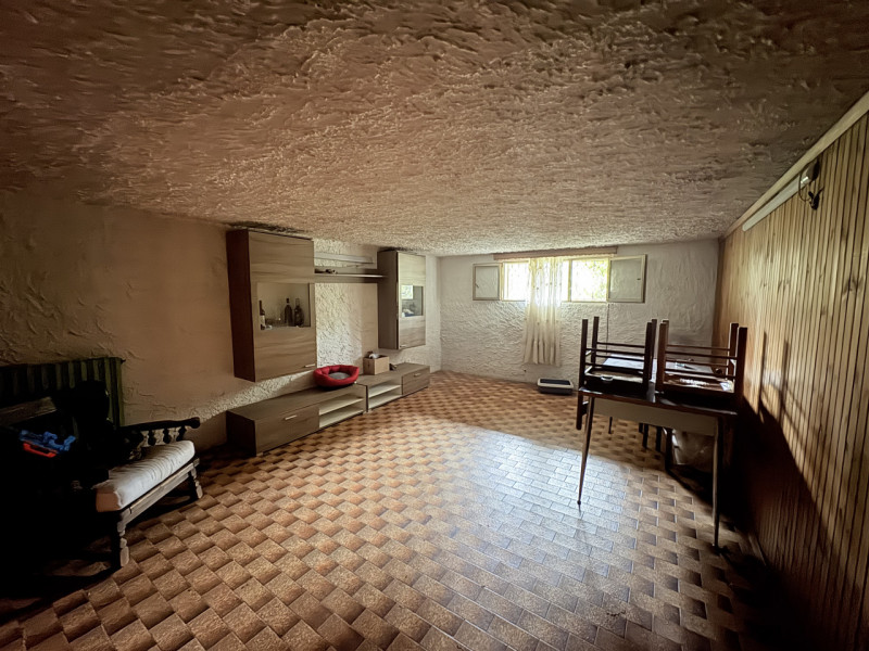 Immersa nella tranquilla campagna attorno a Noventa Vicentina, proponiamo abitazione singola di c...