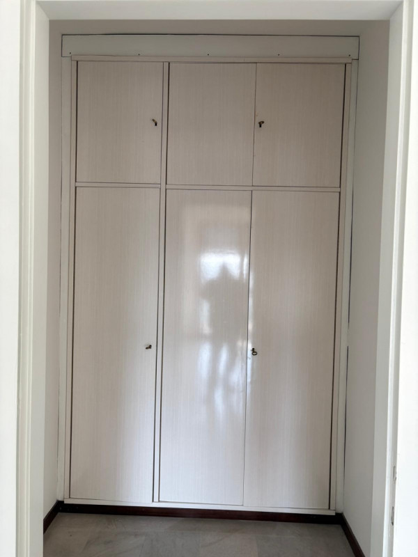 PROPONIAMO PER LA LOCAZIONE UN APPARTAMENTO NEL CUORE DEL CENTRO STORICO PADOVANO. ARREDATO SOLO ...