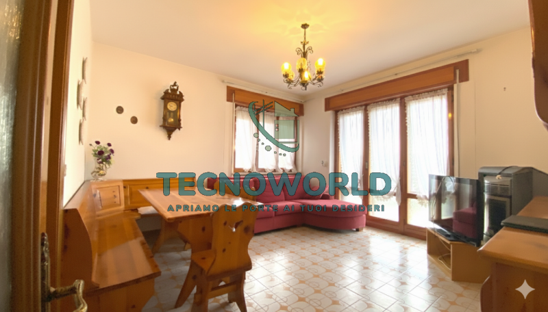 Thiene VILLA singola degli anni '70 offre un'opportunità unica per chi cerca spazio e indipendenz...