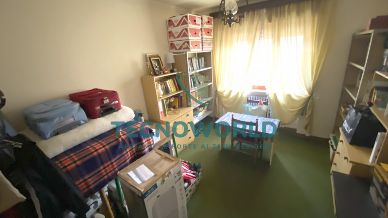 Thiene VILLA singola degli anni '70 offre un'opportunità unica per chi cerca spazio e indipendenz...