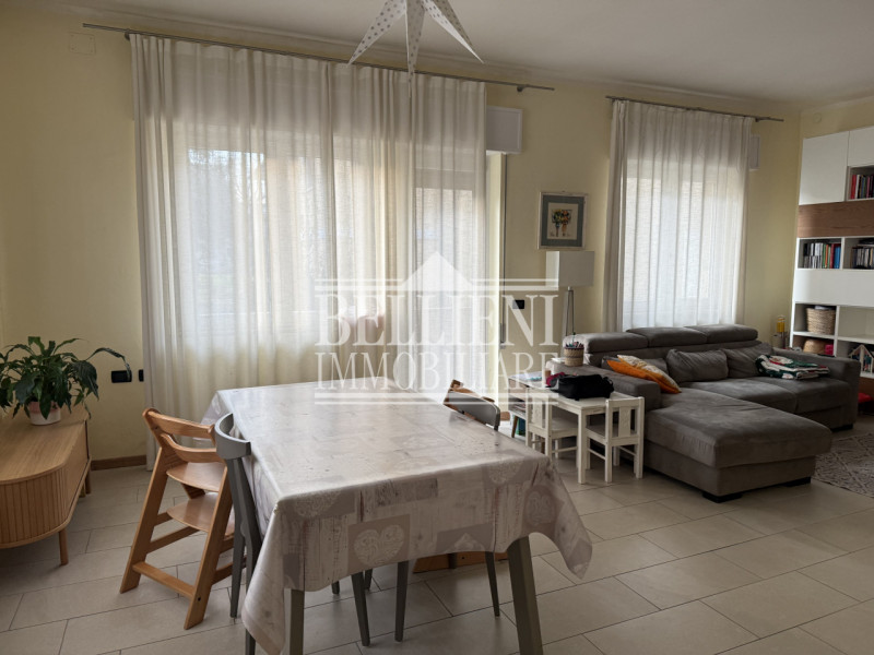 ZONA PISCINE - In posizione comoda al centro storico, proponiamo bifamiliare sovrapposta ristrutt...