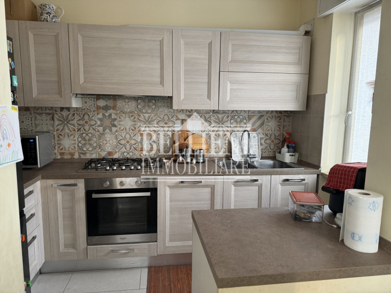 ZONA PISCINE - In posizione comoda al centro storico, proponiamo bifamiliare sovrapposta ristrutt...