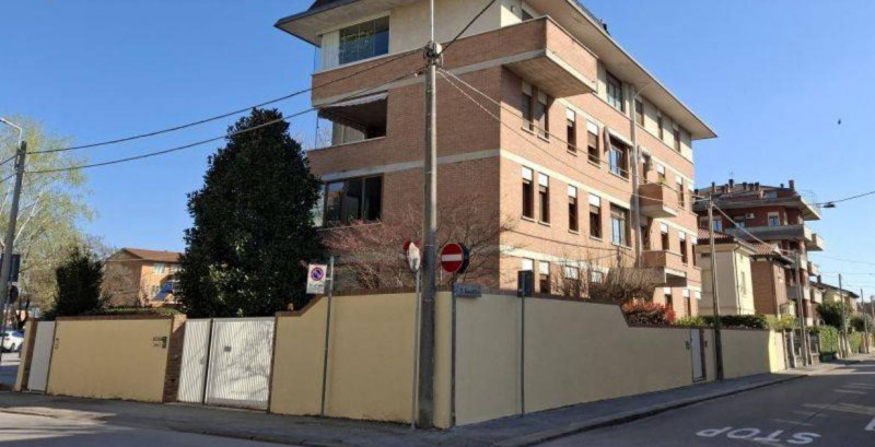 Scopri questa esclusiva soluzione bifamiliare indipendente nel cuore di Santa Bertilla a Vicenza:...