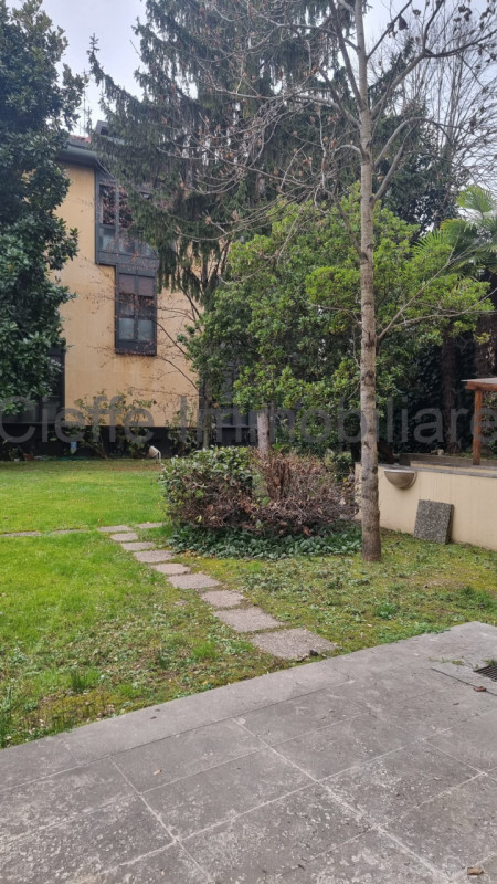 Scopri questo meraviglioso appartamento in affitto situato nelle primissime vicinanze dell'Ospeda...