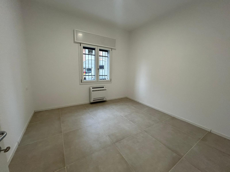 SAN BORTOLO

Inserito in un quartiere ben abitato della città e comoda ai servizi, vicino al cent...