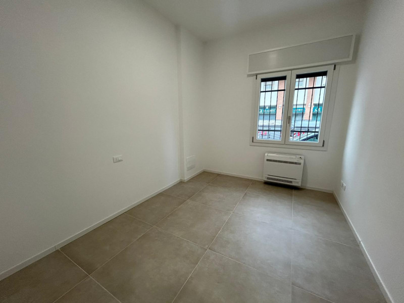 SAN BORTOLO

Inserito in un quartiere ben abitato della città e comoda ai servizi, vicino al cent...